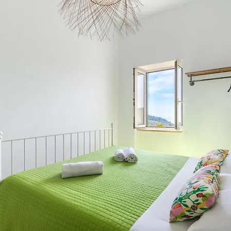 Apartment Hostdomus - Outdoor 1