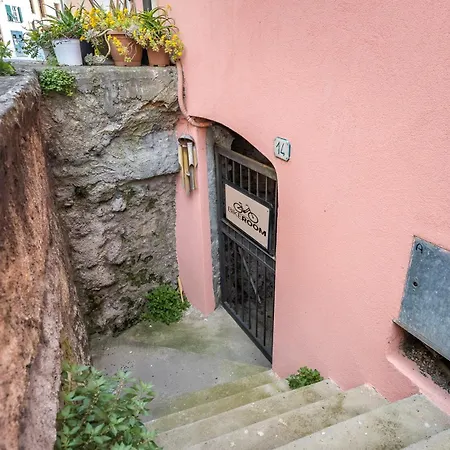 Hostdomus - Outdoor 1 *